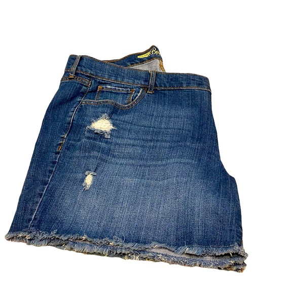 Old Navy distressed jean shorts - Picture 3 of 7